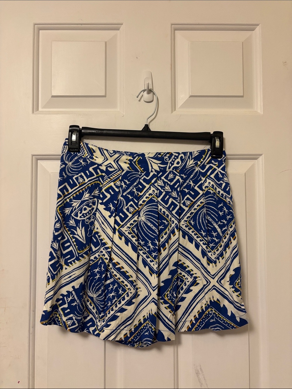 Corey Lynn Calter Blue & White Women's Shorts with Nautical Greek Motif M
